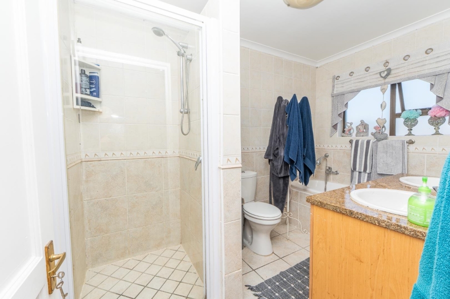 7 Bedroom Property for Sale in Myburgh Park Western Cape